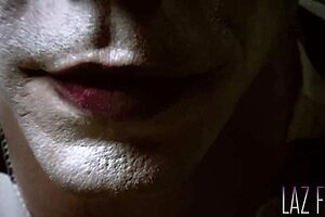 Harley Quinn gets rough in this porn parody 😈