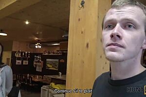 Hunt4k Lucky Fucker Organiza Una Maravillosa Recogida En La Bolera