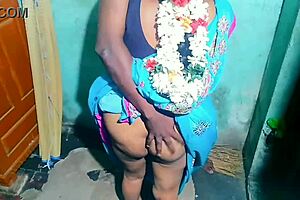 i's watchin' the indian aunty give blowjob to the house owner outdoor