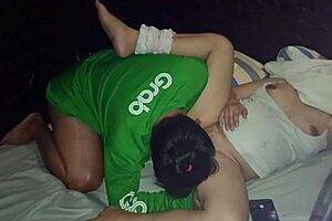 Is this pregnant asian chubby girl having sex in the hotel?