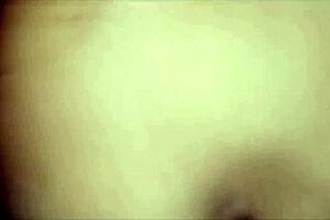 Me follo al mejor amigo de mi marido mientras esta trabajando