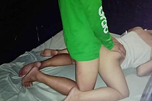 Is this pregnant asian chubby girl having sex in the hotel?