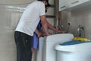 curvy milf dona de casa seduces the technician with her shaved wet pussy