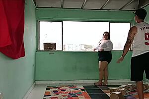 la puta de mi primo me ayudo hacer cardio comiendo y follando su gran culote