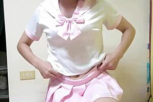 Shemale ting xuan anal tail huge dildo! chinese asian taiwanese ladyboy assfucking toys sex.