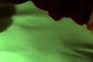 Corno vai trabalhar e casada aproveita pra transar com comedor