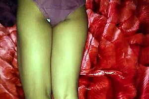 Indian Mommy Licks Pussy Outdoors!