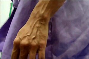 estava preparando o café, ele me surpreendeu com blowjob