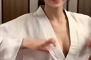 Female warrior's costume gets destroyed in the battle