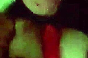 Colombiana with big tits deepthroats so well