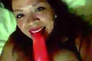 Colombiana with big tits deepthroats so well