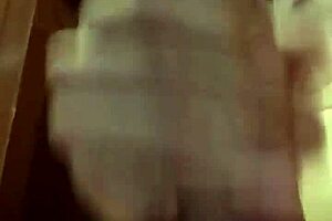 Me masturbo rico en mi habitación 😘