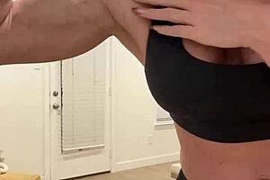 Detailed Showcase Of Muscle Flexing For Fitness Enthusiasts