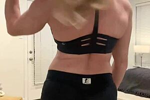 Detailed Showcase Of Muscle Flexing For Fitness Enthusiasts