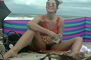 Caribbean nude beach cuckold voyeur action, watch her flash that pussy!