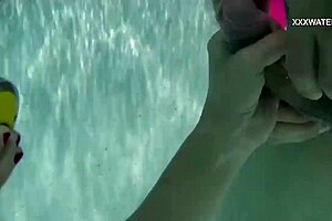 Cum everywhere in pool from blowjobs