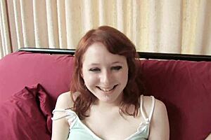 Ivy's Amateur Pussy Gets Railed on the Street in Stockings