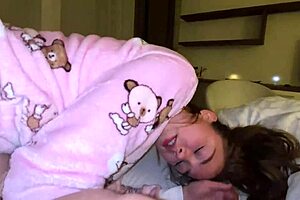 fucking during phone call with wife 😏