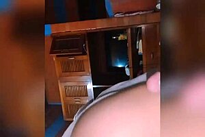 Culona Latina Lo Mueve Rico Y Se Corre En Mi Polla