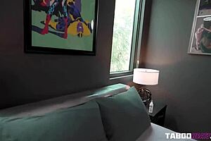 Milf group makes up with threesome sex