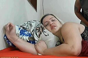 Sua Cunhada Estava Tendo Sonhos Quentes E Seu Irmão Não Estava Em Casa