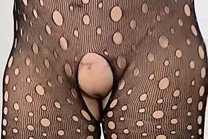 She whispers, 'Fill me up, don't pull out' in sensual lingerie