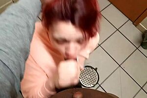 i love snow bunnies redhead pretty good for successful blowjobs in snow 😘