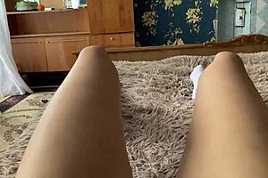 Hot Girl Filmed Squirting Cum Video For Boyfriend!