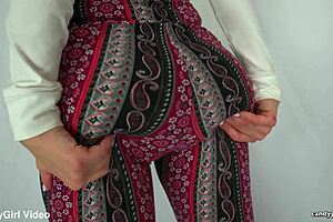 Beautiful Babe Anabelle Pync Teases Kitty In Sexy Panties!