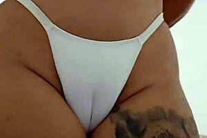 Vou sentar na cara da minha amiga ate sufocar ela