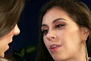 Lesbian sex therapist anal fucks babe