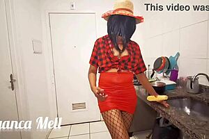 Morena deliciosa enjoying herself before the country party