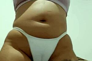 Vou sentar na cara da minha amiga ate sufocar ela