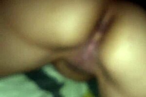 En cuatro - mostrando sus ricas nalgas vagina y amo vid 20170524 220010