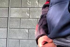 se me pone muy dura de saber que me est�n viendo desde lejos como me masturbo