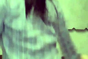 putas de tik tok moviendo el culo