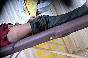 Lucky Guy Receives Handjob from Doctor in Hospital