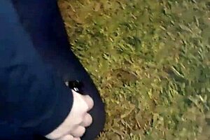 Conozco Madura en Una Fiesta Flashing Her Tits Outdoors