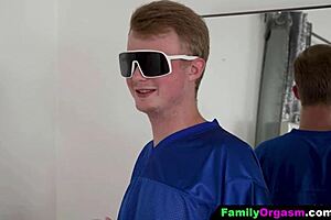 Enormous ass shaking during orgasm