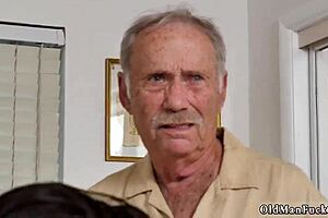 Skinny brunette amateur hd and teaching teen 18+ to squirt glenn