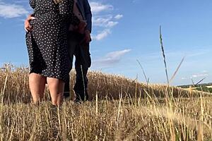 Mature Woman Makes Cum