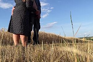 Mature Woman Makes Cum