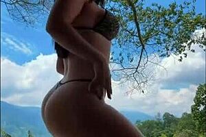 Big asses make you cum instantly in this video