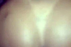 satisfazendo o desejo do safado e sentando at� o talo no seu pauzao vem conferir o quanto ele gozou depois dessa sentada