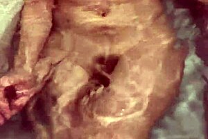 I's the mature housewife bathing before lewd sex