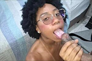 fiquei desfilando de calcinha na frente do meu padrasto at� ele me comer gostoso