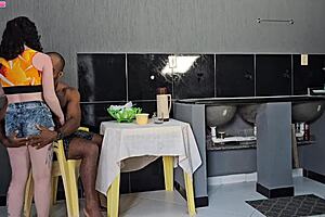 Transei Com Marido Da Minha Amiga Enquanto Ela Foi Compra Leite