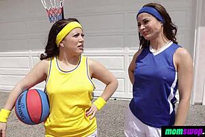 step moms training school basketball players in team building