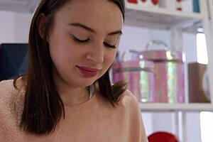 cute brunette enjoys first squirt thanks to sam frost