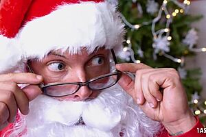 Mariana Martix heals Santa with her fat ass